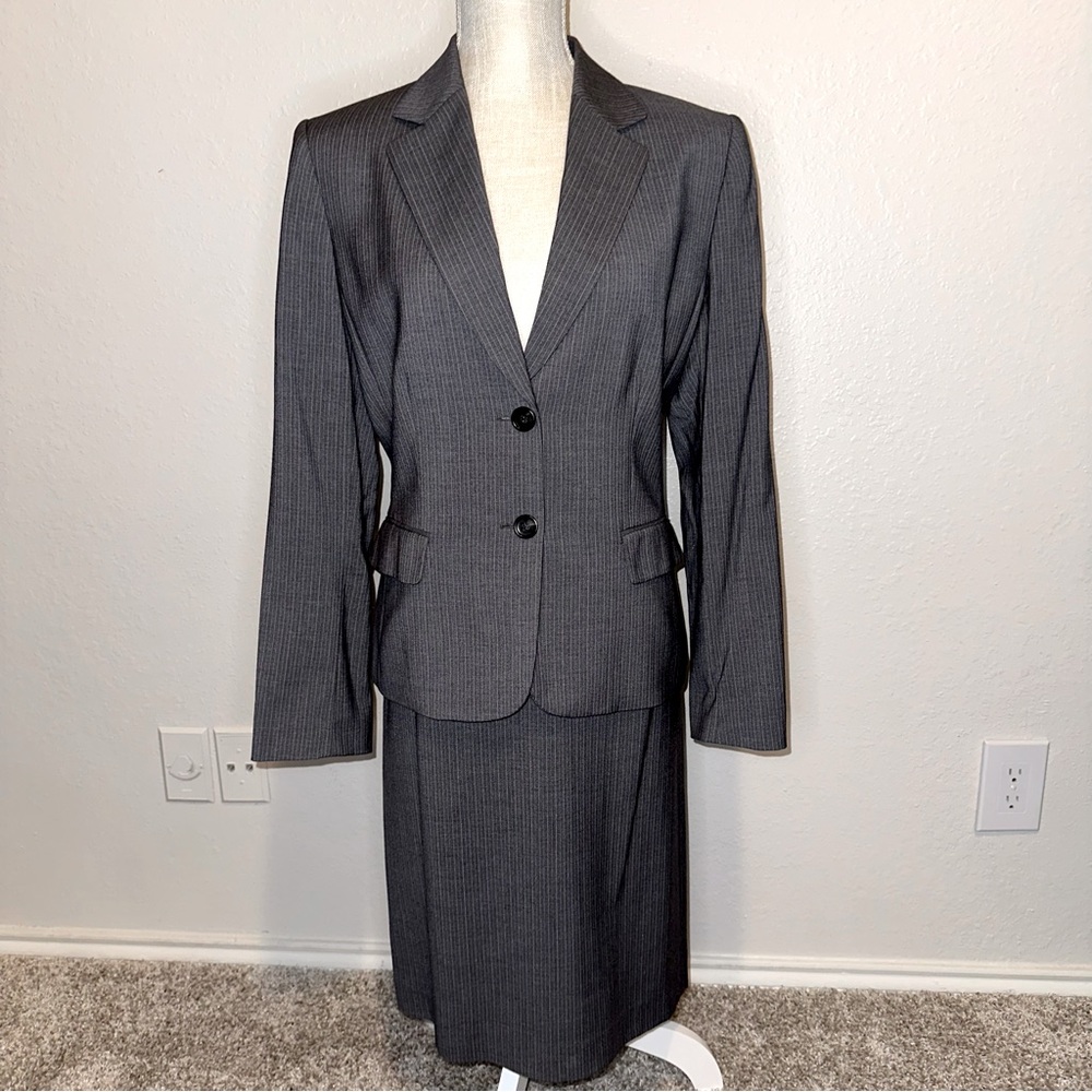 Tahari Gray Skirt Set